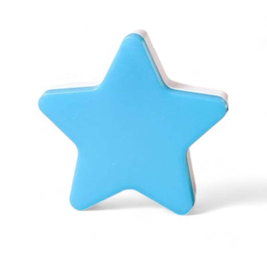 Veilleuse étoile bleue rassure bébé fille


