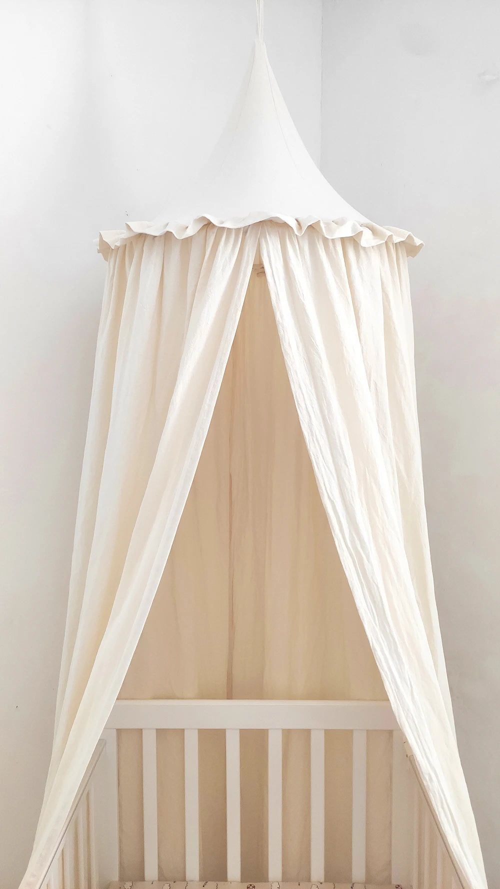 ciel de lit blanc agréable pour bebe