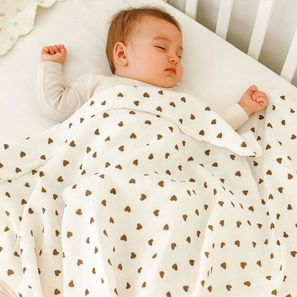 Couverture bébé cœur douce avec bébé 